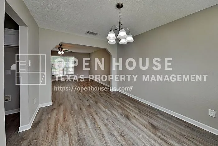 1812 Solitude Ct — Photo 9