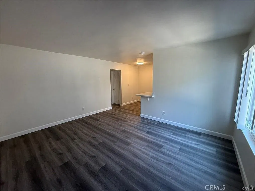 1 bed, 350 sqft, $1,800 — Photo 2
