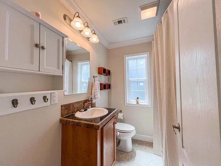 37 Palm Dr — Photo 29