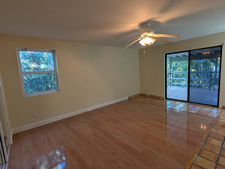 1048 Suwanee St — Photo 12
