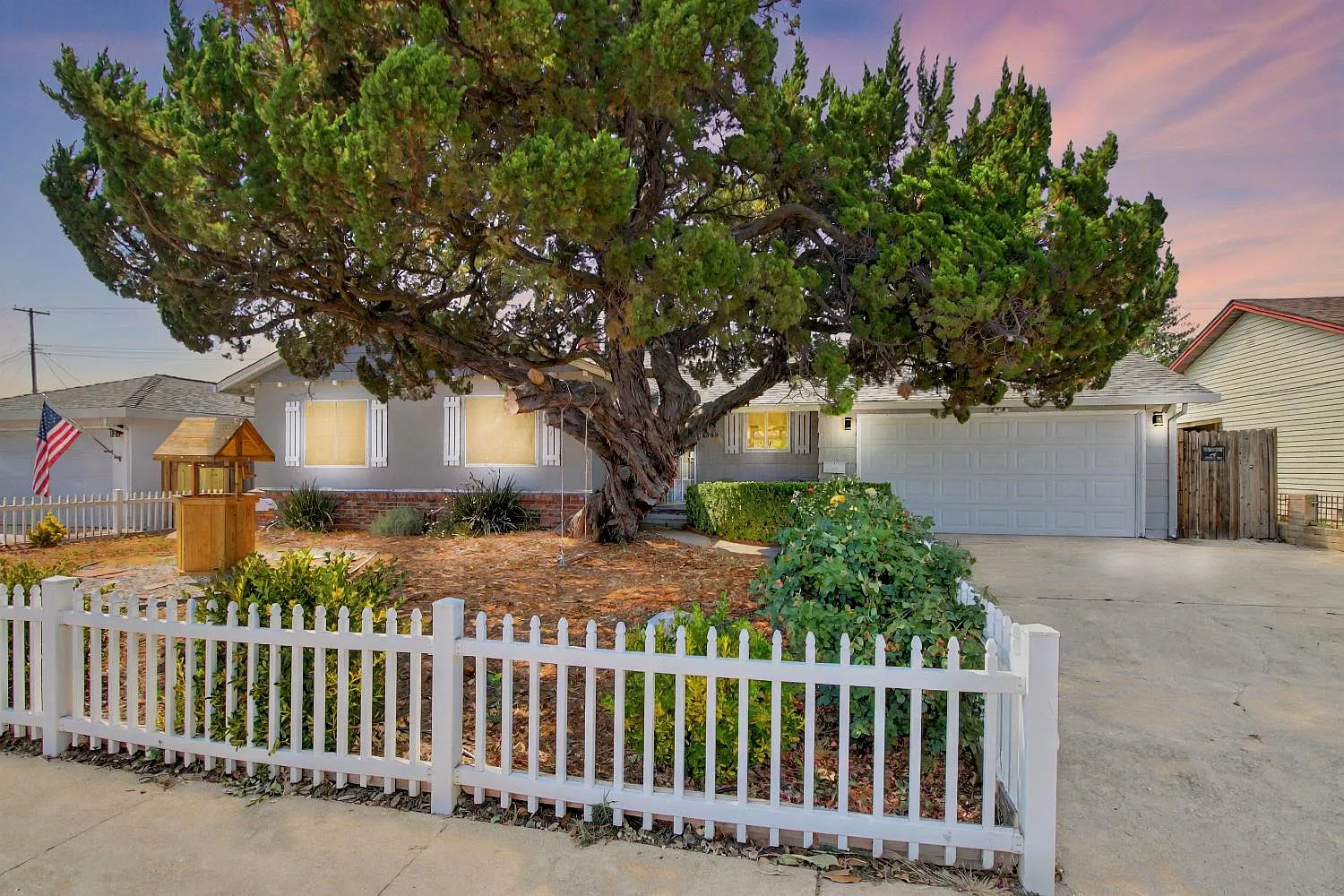 10363 Holmes Way photo 1