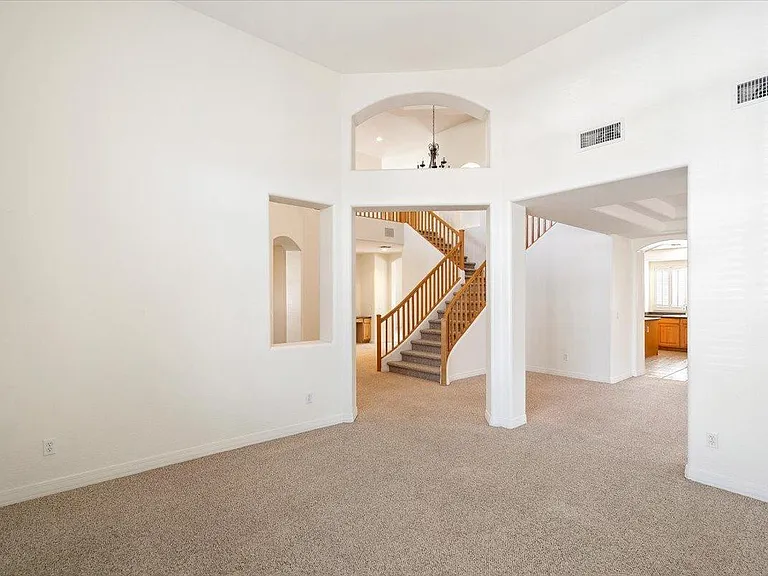 5505 E Calle Del Sol — Photo 8