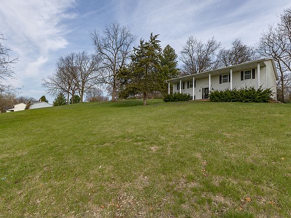2nd image of 25 Oak Grove Rd