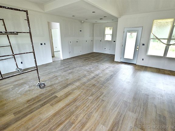 2nd image of 25130 S 519th Rd