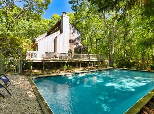 34 1st St, East Hampton, NY 11937