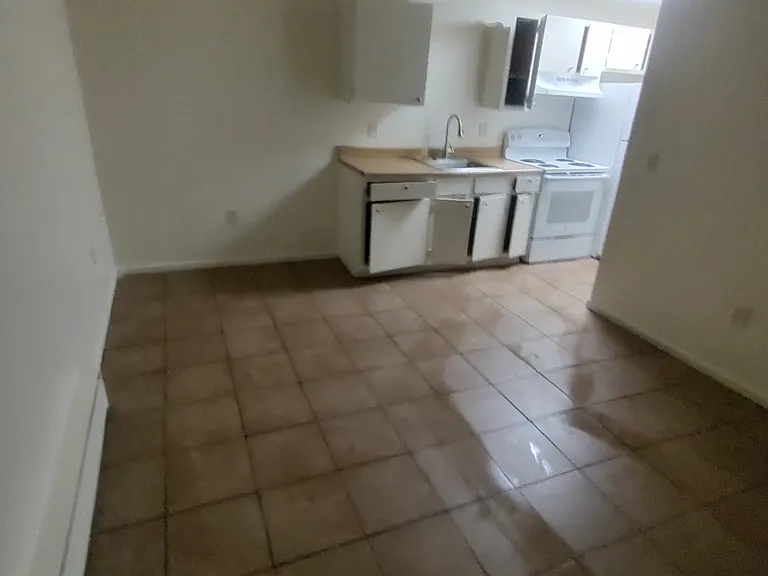34 Railroad St #6 — Photo 2