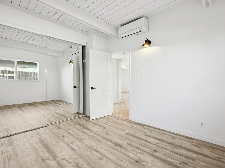 528 Creston Rd — Photo 11