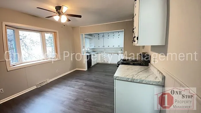 5714 NE 49th St — Photo 10