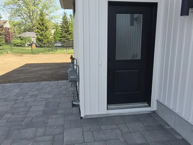128 Hastings Dr #B — Photo 3