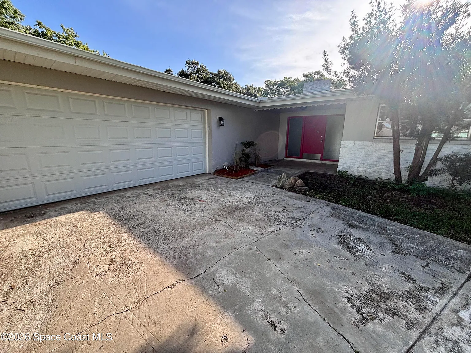 3 bed, 2.0 bath, 1963 sqft, $2,200 — Photo 3