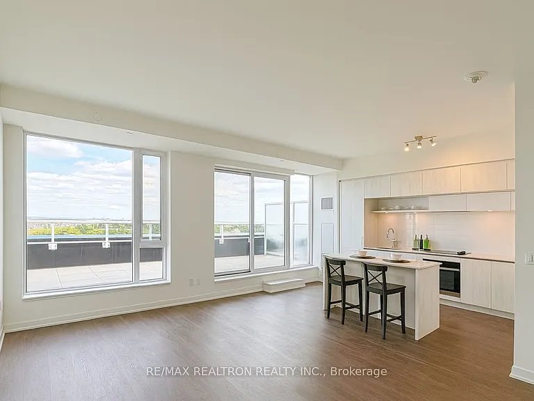 6 David Eyer Rd #Penthouse 915 — Photo 4