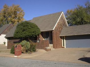 2413 Sherwood Dr, Enid, OK 73703