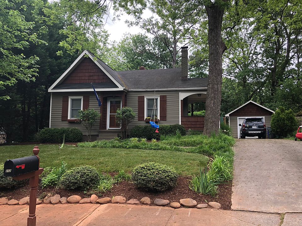 1st image of 212 W Hillcrest Dr