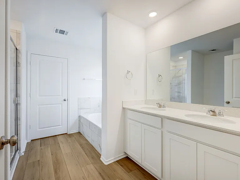 171 Mendoza — Photo 6