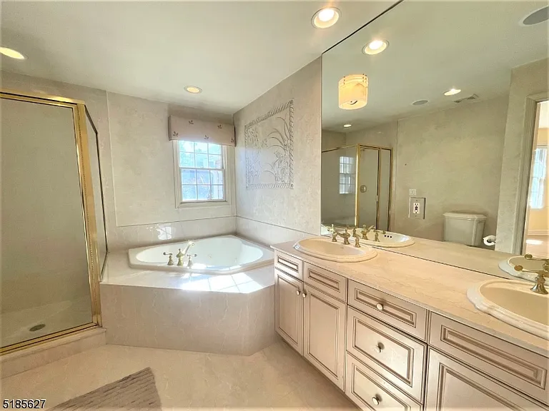 70 Winged Foot Dr — Photo 20