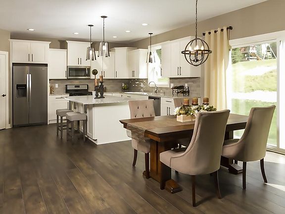 Informal Dining to Kitchen