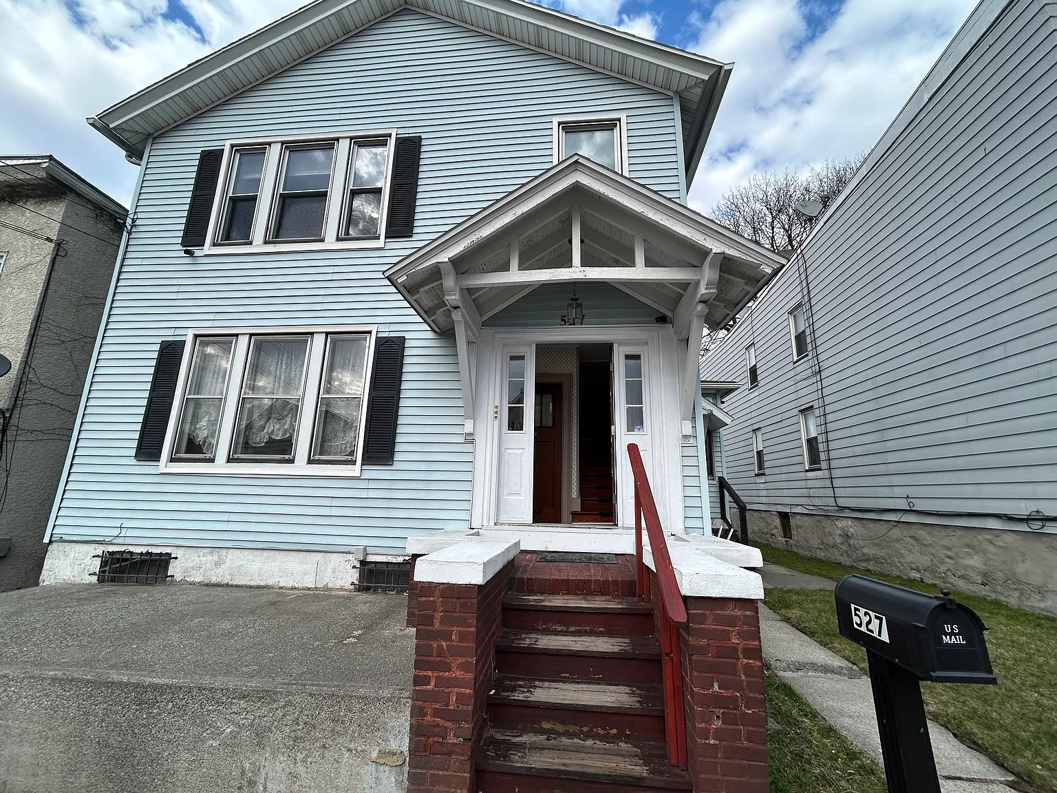 Studio, $950 — Photo 2