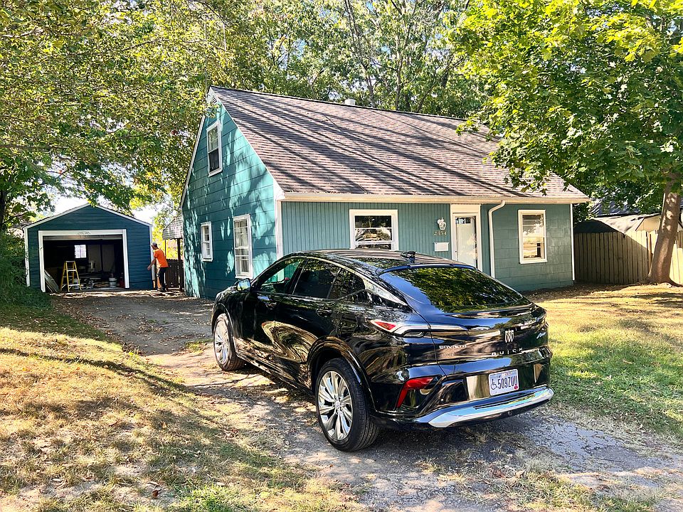 1st image of 2354 Hillside St