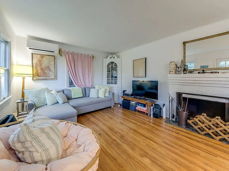 17 Beach Ave — Photo 6