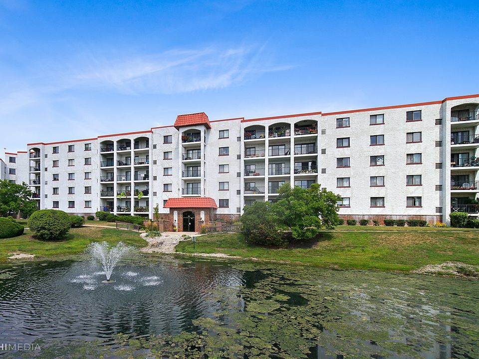 1st image of 375 Plum Creek Dr APT 101