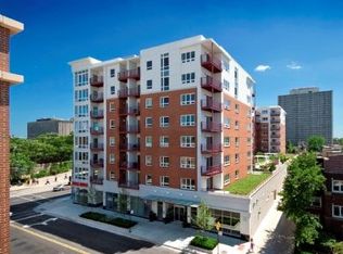 6441 N Sheridan Rd, Chicago, IL 60626