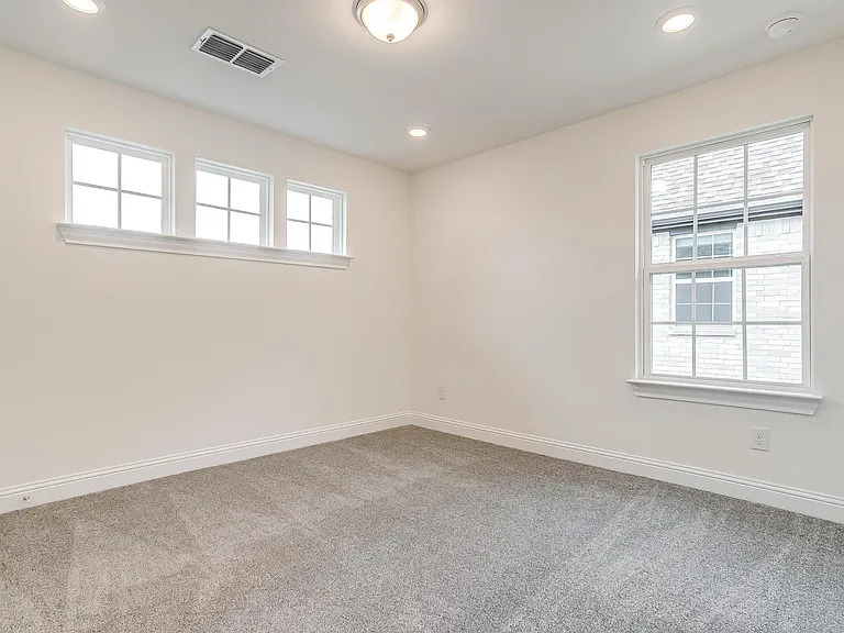 9836 Derbyshire Dr — Photo 79
