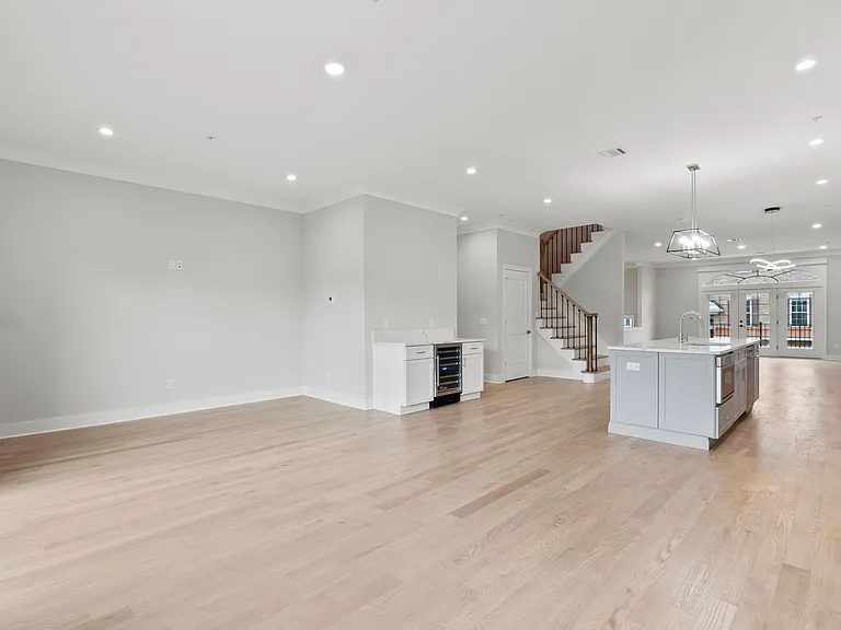 105 Brandon Ct — Photo 30