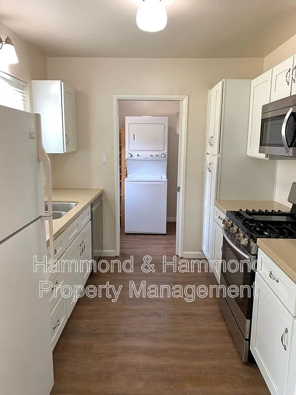 2 bed, 1.0 bath, 1000 sqft, $2,895 — Photo 4