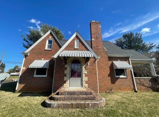 6589 Rose Ln, Radford, VA 24141