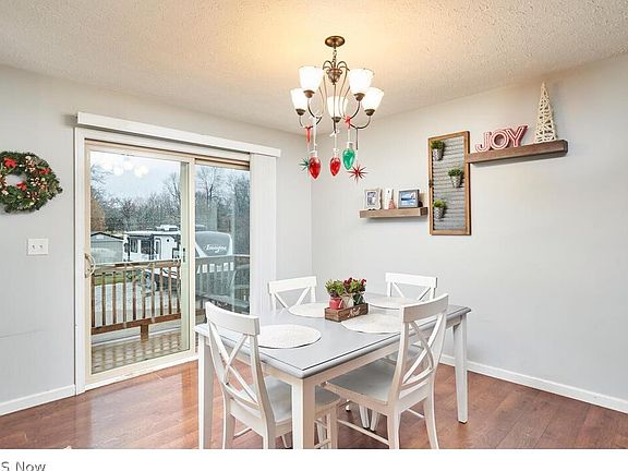 3rd image of 15492 Portage St