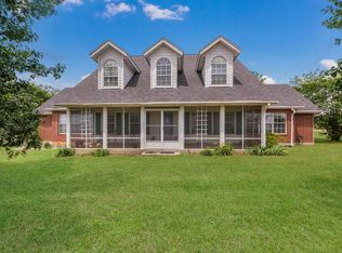 383 Hidden Ranch Ln, Floresville, TX 78114