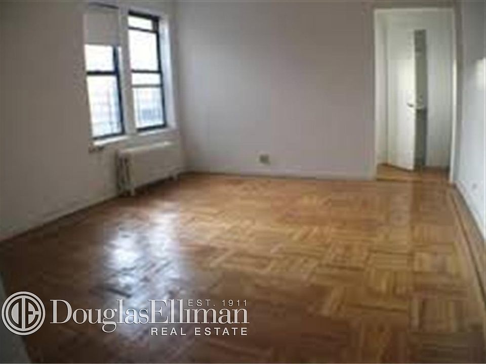 2nd image of 3052 34th St #3A