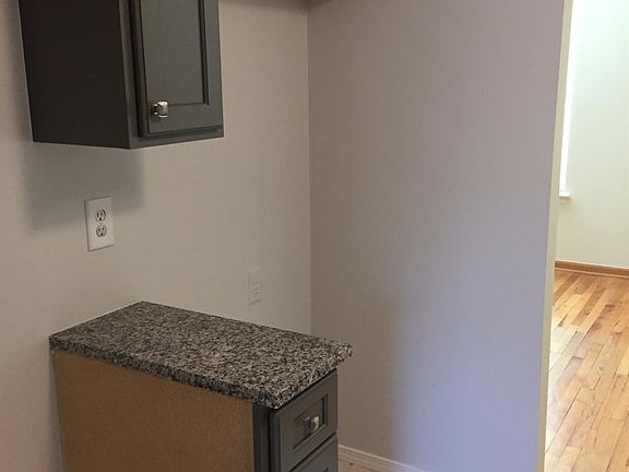 3rd image of 546 E Terrace Ln