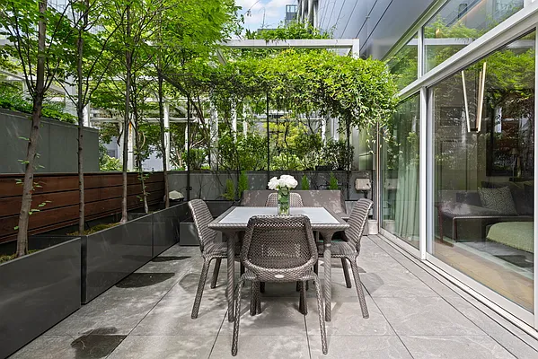 Rented by SERHANT. | media 17