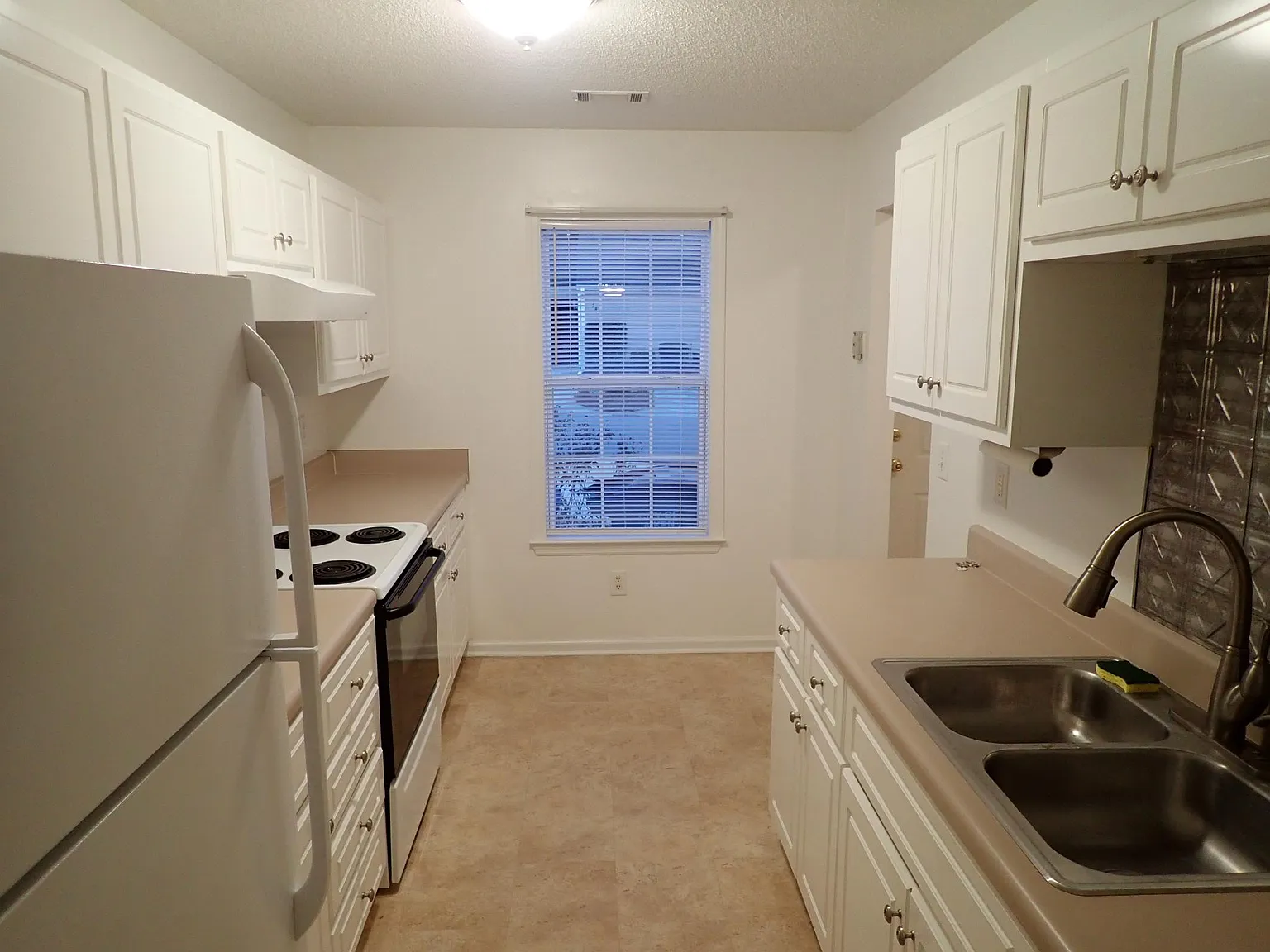 2 bed, 1092 sqft, $1,300 — Photo 3