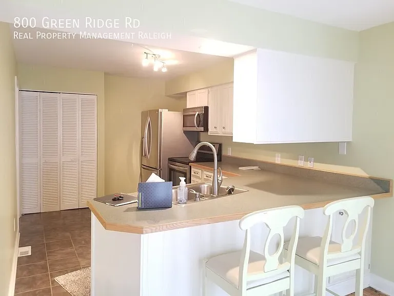 800 Green Ridge Dr — Photo 4