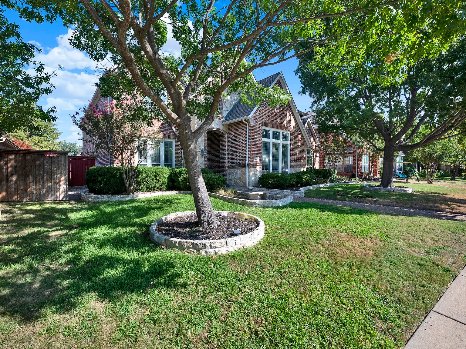 5 bed, 4.5 bath, 4512 sqft, $4,200 — Photo 4