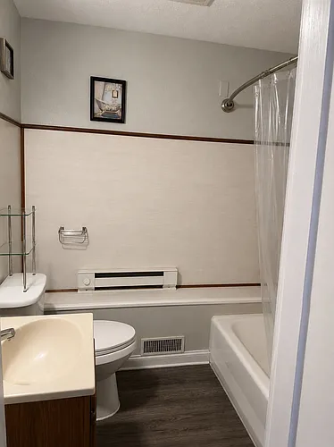 1027 Hughes St #2 Photo 1