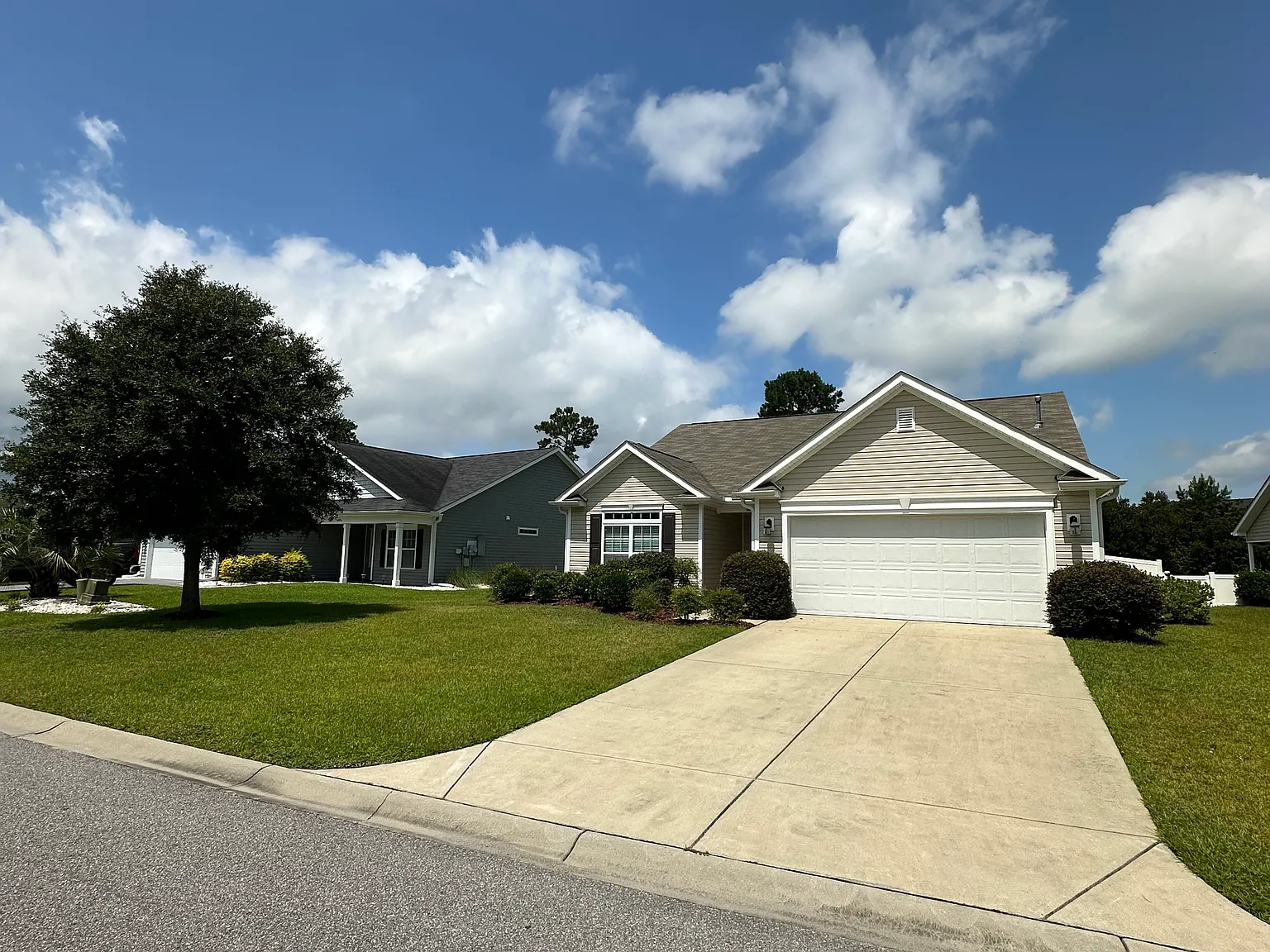 689 Old Castle Loop — Photo 1