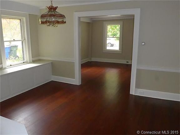 5th image of 148 Woodrow St