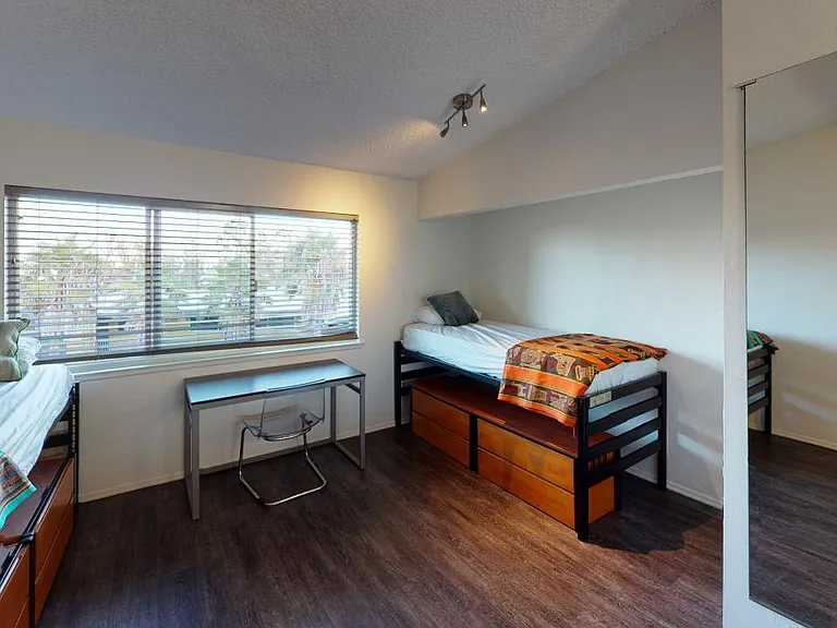 831 Cliff Dr — Photo 34