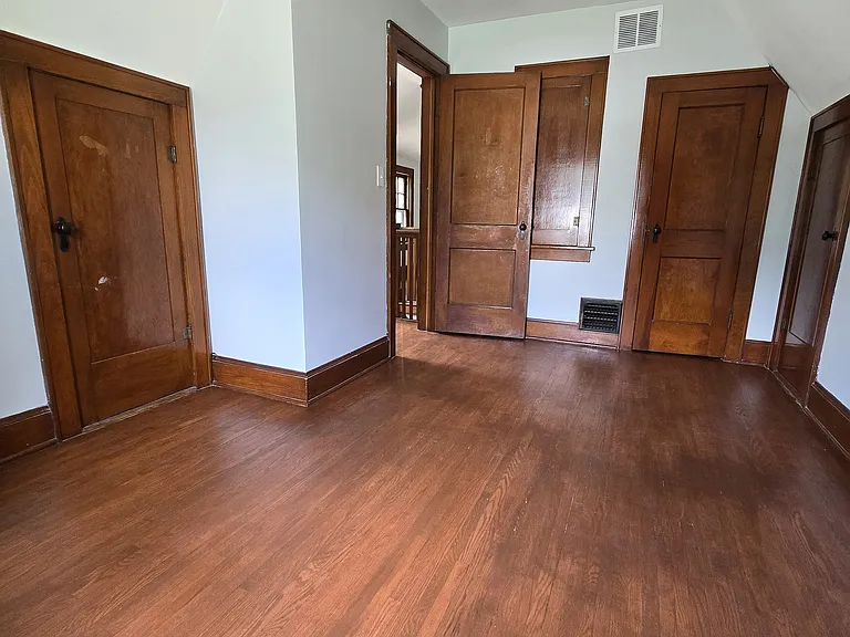956 E Sunshine St — Photo 12
