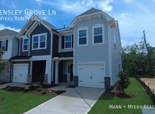 911 Kensley Grove Ln, Fuquay Varina, NC 27526