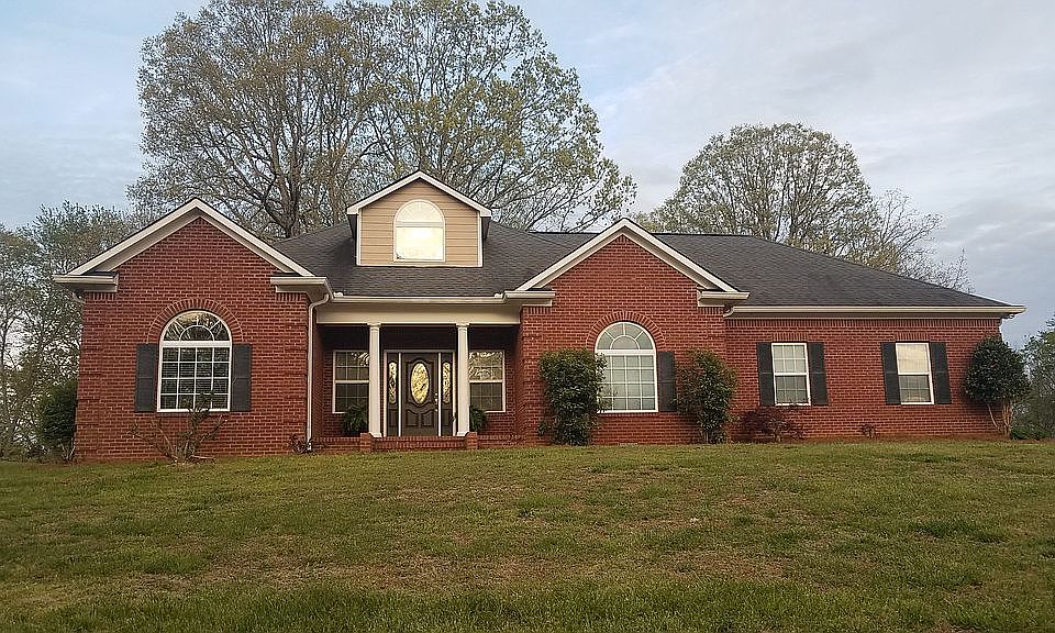 1st image of 700 The Oaks Dr