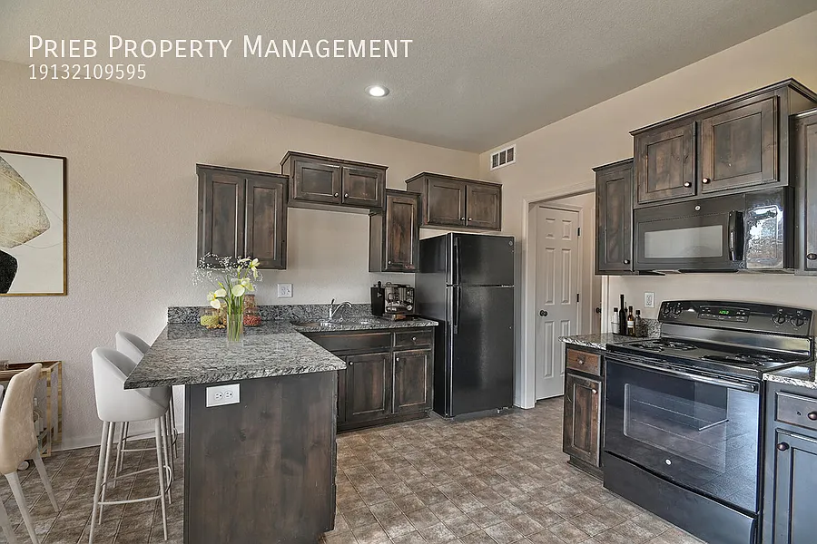 Cedar Springs Townhome - Available October 30th — Photo 4
