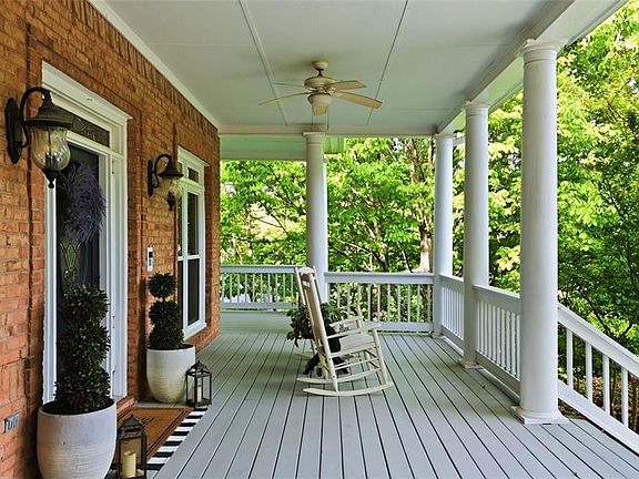 3rd image of 2936 Summitop Rd NE