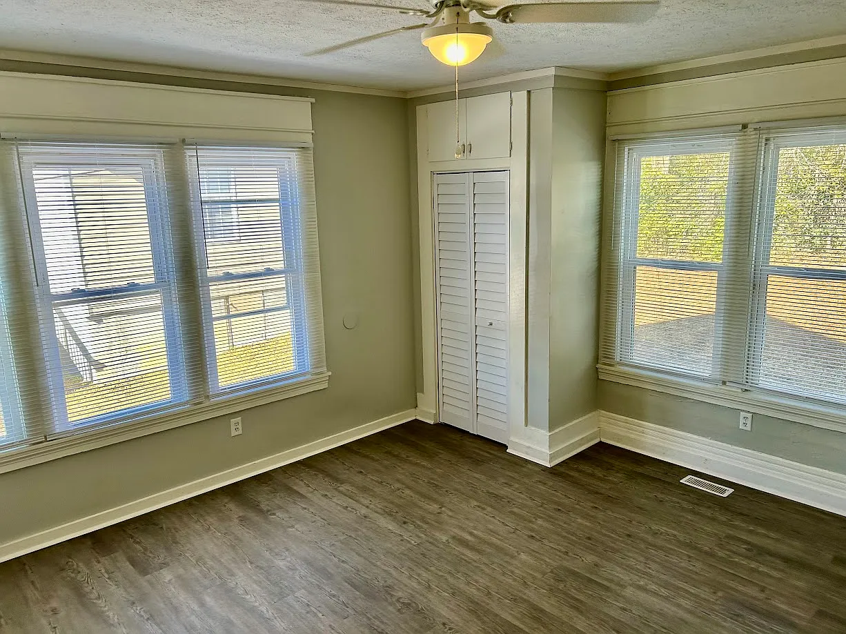 2 bed, $995 — Photo 4