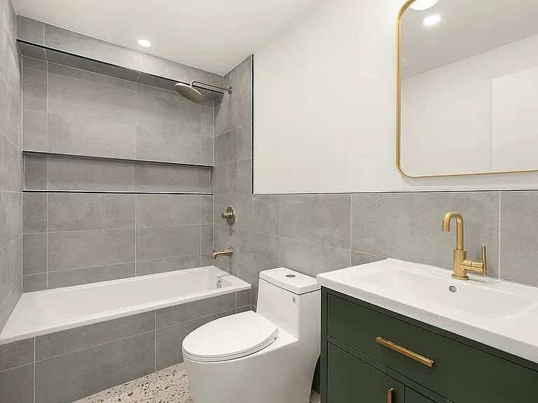 84 Moffat St #1 — Photo 5