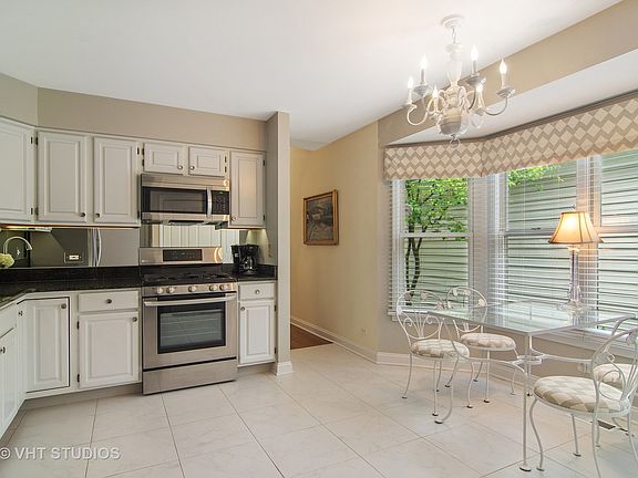 3rd image of 489 Park Barrington Dr