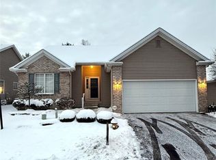 48 Greystone, Youngstown, OH 44514